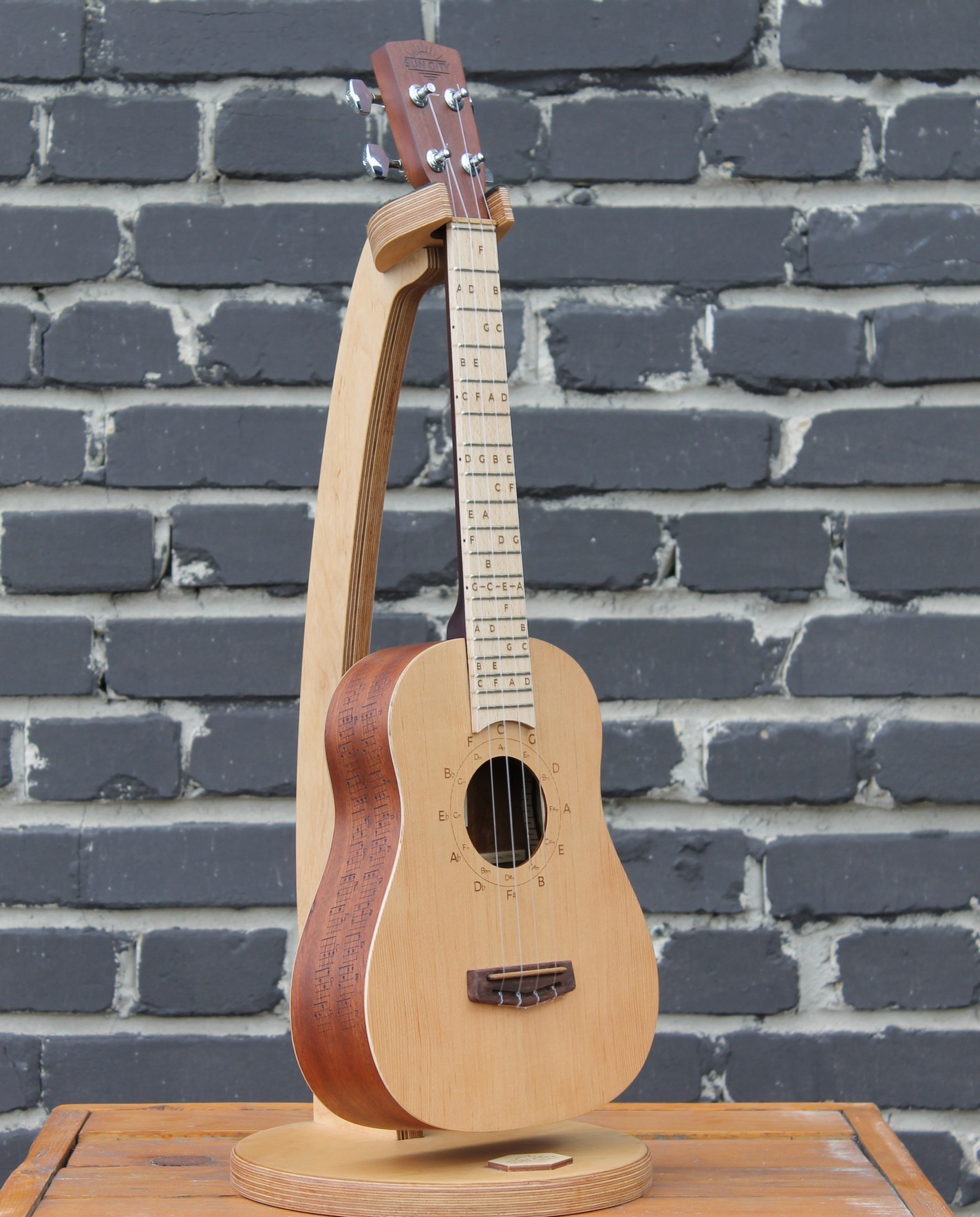 Укулеле / Укулеле SUN CITY T-2 s (Tenor)